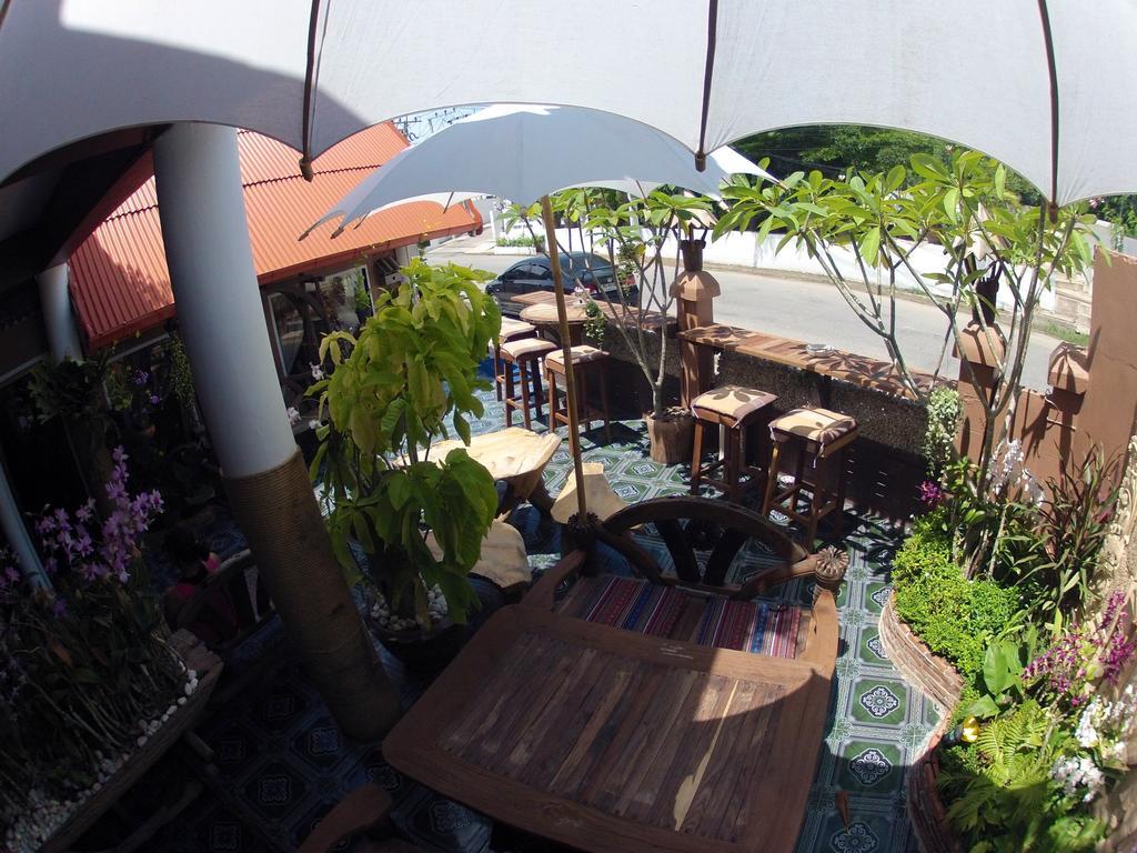 Palada Guesthouse HHQ Exterior foto