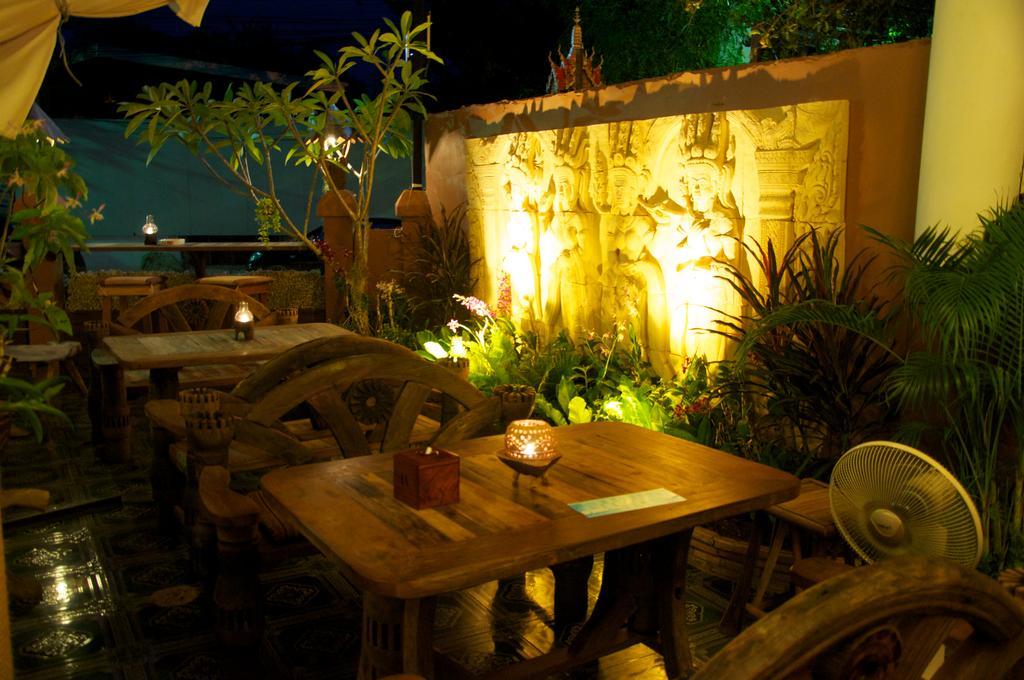 Palada Guesthouse HHQ Exterior foto